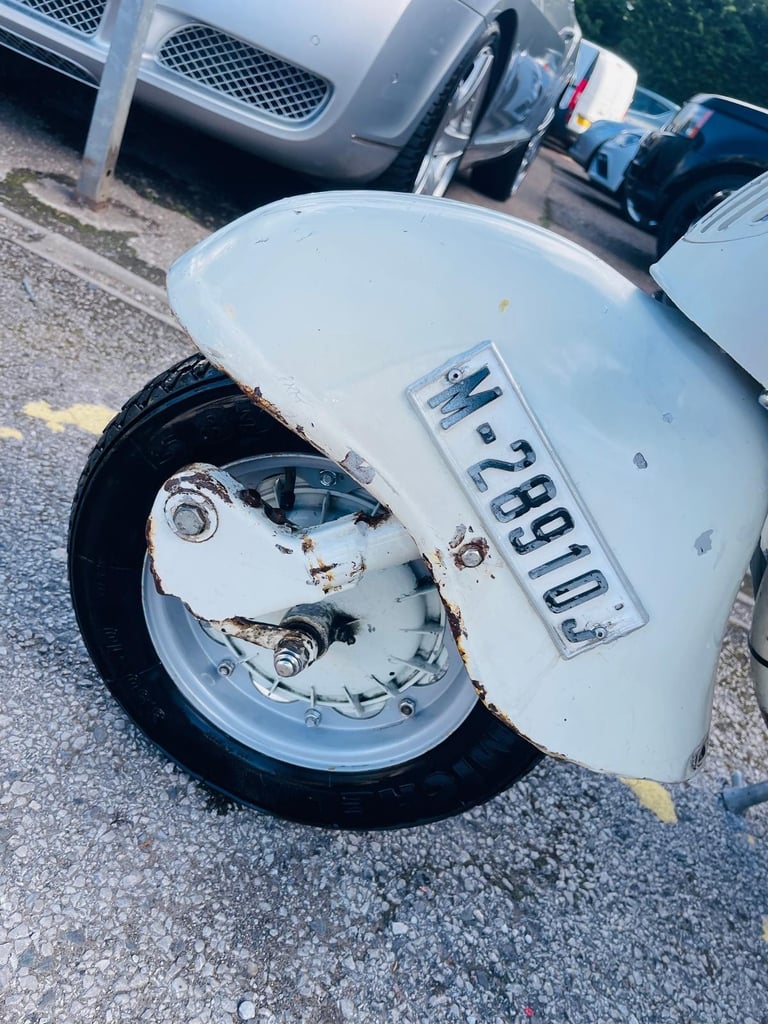 Lambretta Li 150 Spanish scooter  196 RT , 5-SPEED ORIGINAL PAINT 