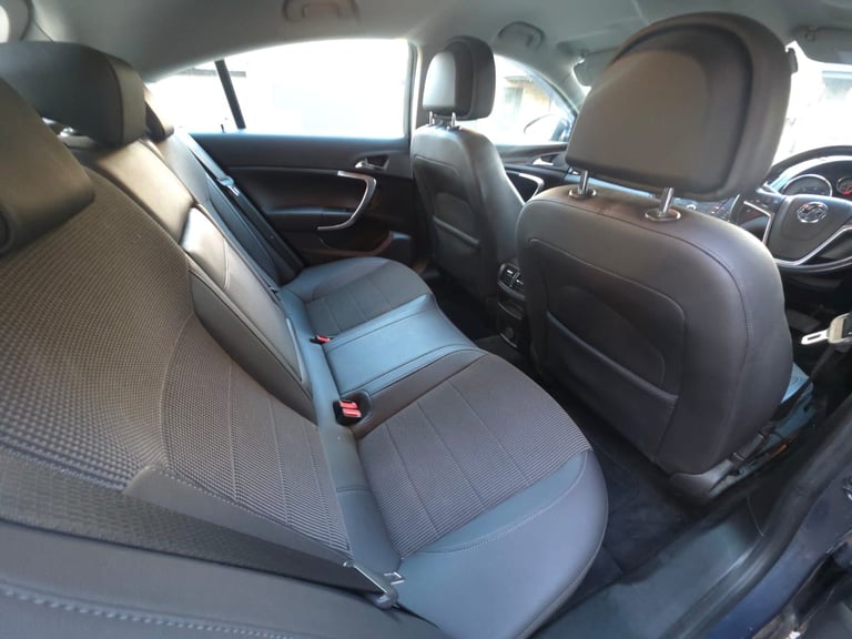 Vauxhall, INSIGNIA, Hatchback, 2011, Other, 1956 (cc), 5 doors