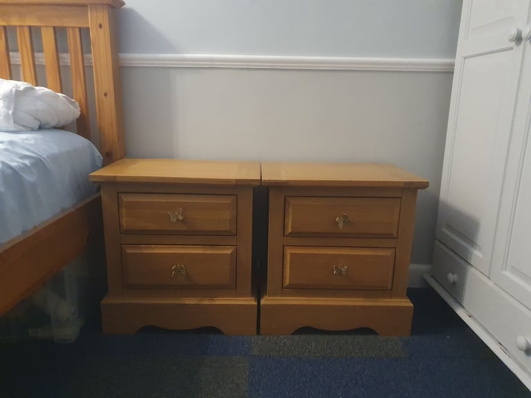 Pair bedside cabinet 