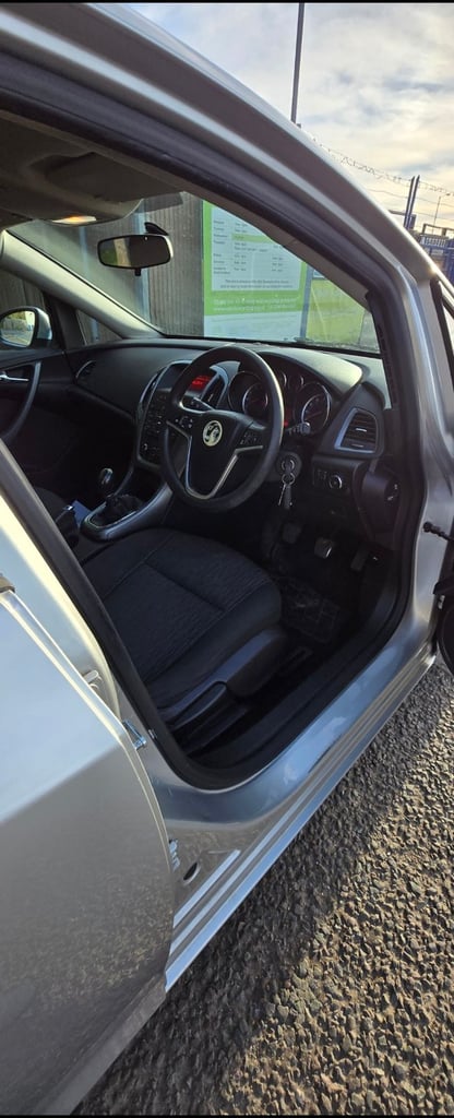 Vauxhall, ASTRA, Hatchback, 2014, Manual, 1398 (cc), 5 doors