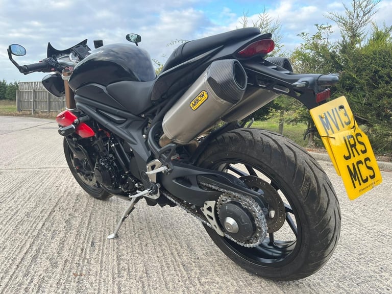 2013 13 TRIUMPH SPEED TRIPLE 1050 R BLACK NEW MOT HISTORY 12k MILES NAKED