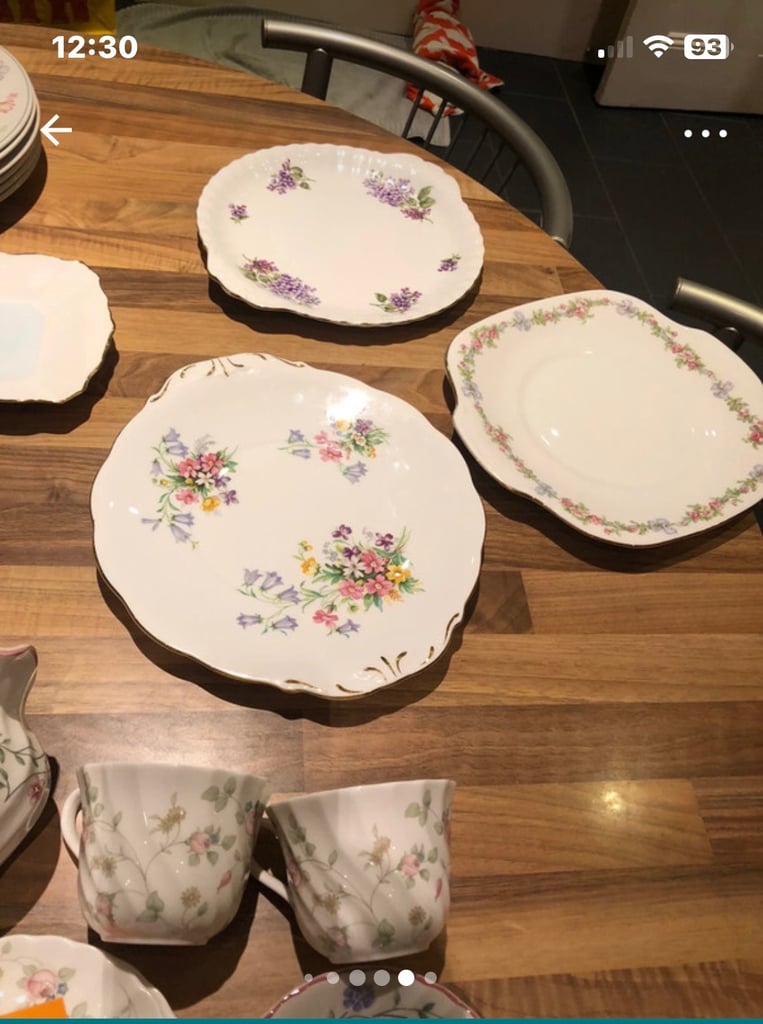 36 Pieces of Bone China Tableware