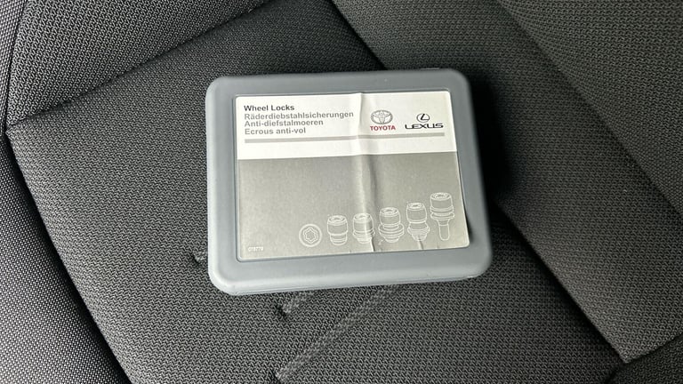 2024 Toyota C-HR 1.8 Hybrid Design 5dr CVT HATCHBACK PETROL/ELECTRIC Automatic