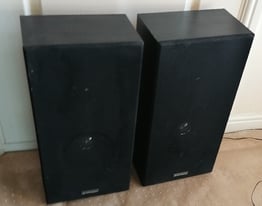 Vintage Hitachi Stereo Working Speakers and Record Storage Will Split 