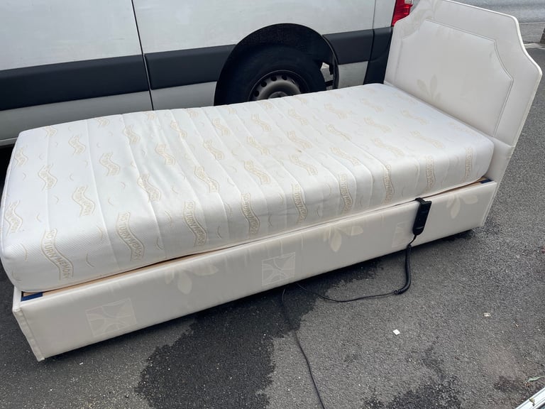 Single electric adjustable bed £80 delivered
