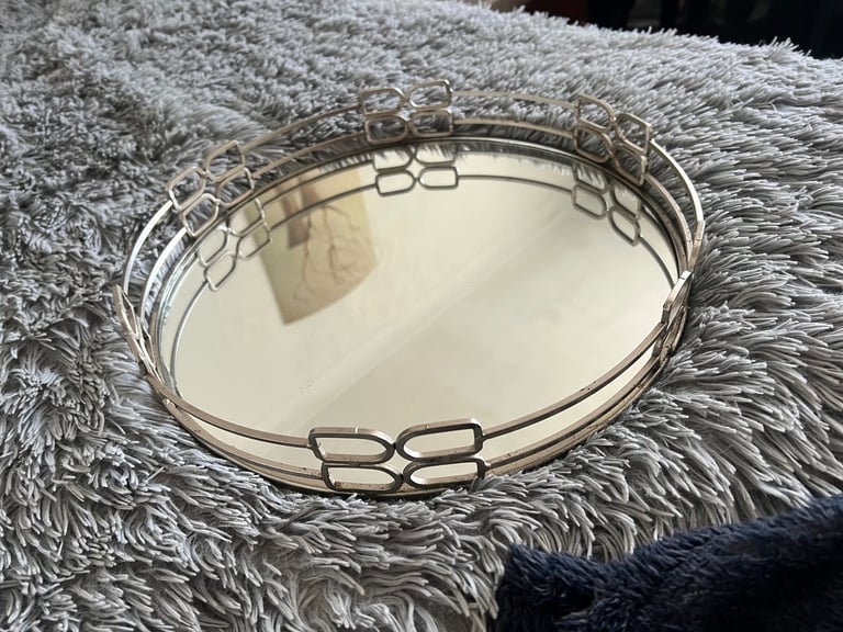 Glass tray