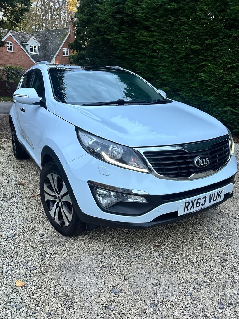 2013 Kia Sportage 1.7 CRDi ISG 3 5dr [Sat Nav] ESTATE Diesel Manual