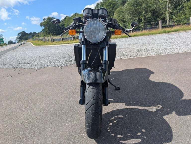 TRIUMPH SPEED TRIPLE 750