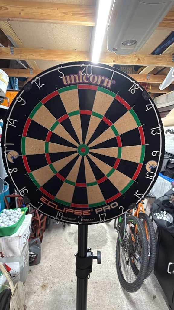 Dartboard and stand 