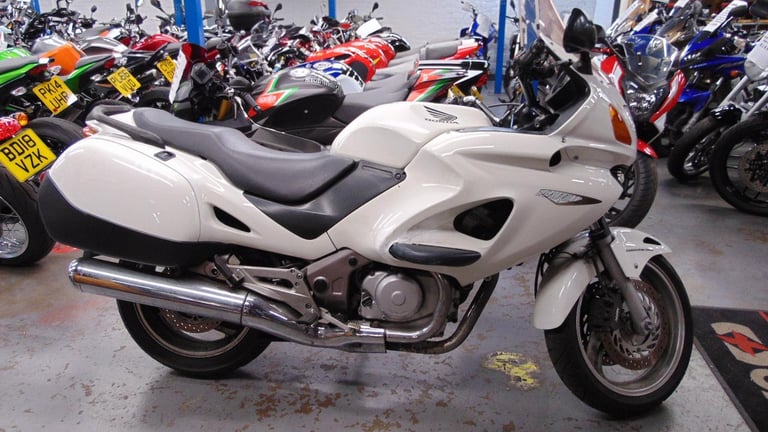 Honda NT650V Deauville 2005 low miles shaft drive Budget Tourer new MOT p/ex ok 