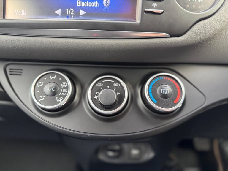 2018 Toyota Yaris 1.5 VVT-i Icon CVT Euro 6 5dr HATCHBACK Petrol Automatic