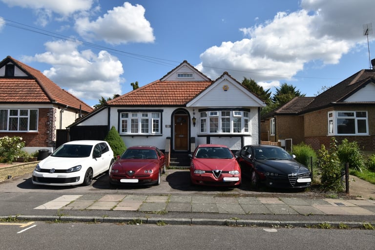 3 bedroom house in Pinner, HA5