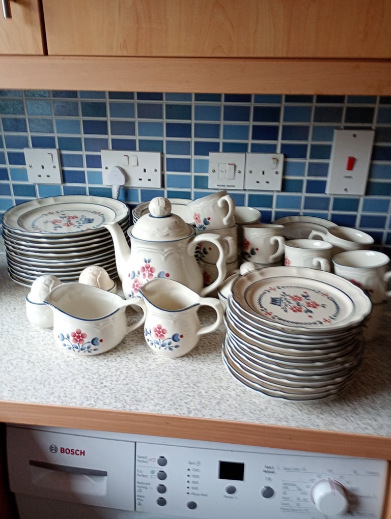 image for Dinner and tea sets for 12 people 