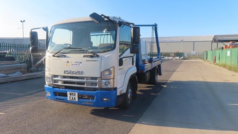 2011 Isuzu Trucks forward  f110.210 skip loader 