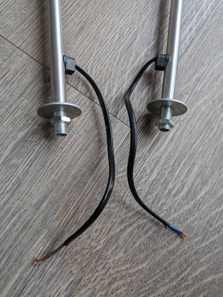 Pair of adjustable desk lamps, 85cm tall