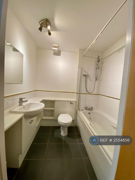 2 bedroom flat in Minerva Way, Glasgow, G3 (2 bed) (#2554856)