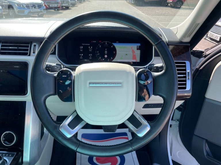 2019 Land Rover Range Rover 3.0 SD V6 Vogue black pack SUV 5dr Diesel Auto 4WD 275 bhp ESTATE Die...