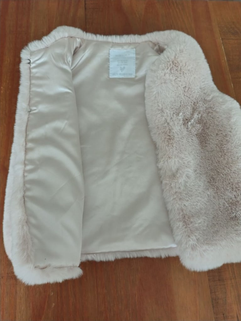image for Faux fur girls gilet