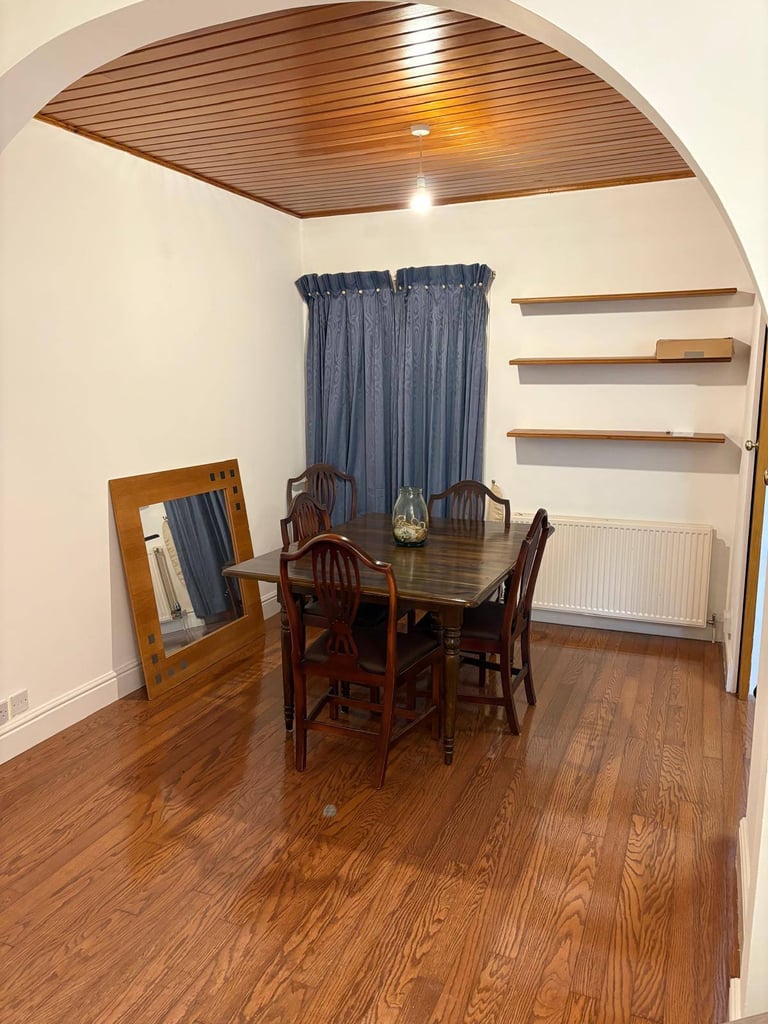 N20 3 BED HOUSE N20 and N11 New Southgate and Whetstone. Refurbished. Neutral Decor