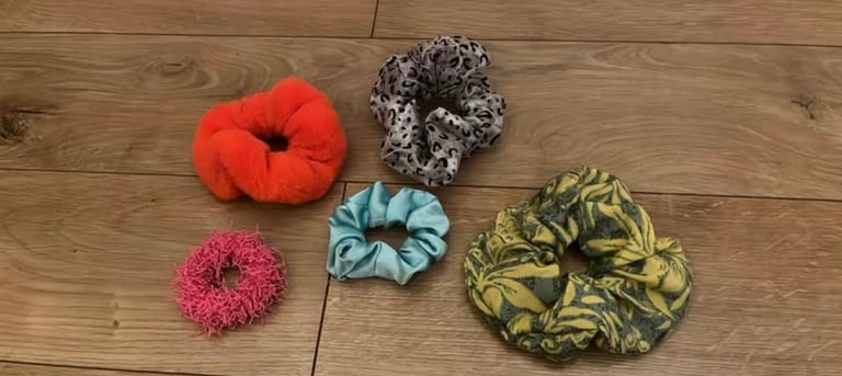 image for Scrunchies (hair ties)