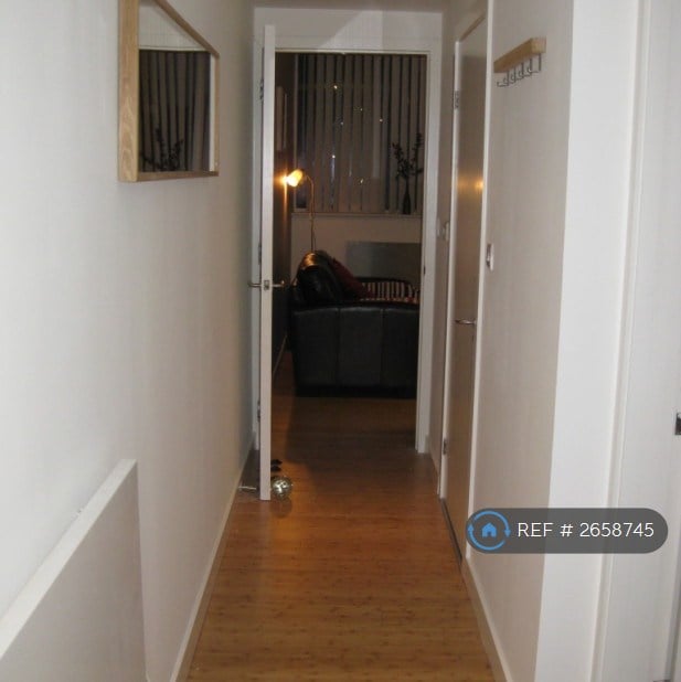 1 bedroom flat in Cross York Street, Leeds, LS2 (1 bed) (#2658745)