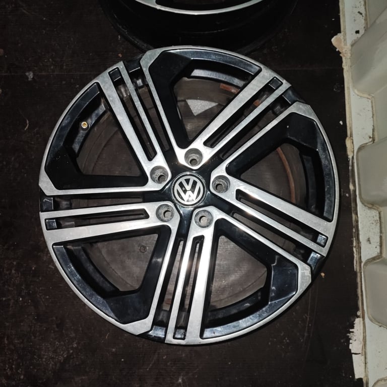 VW golf alloys 18"