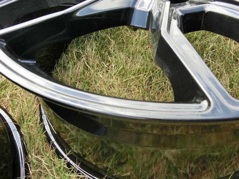 Volkswagen VW Transporter T5 20 Inch Alloy Wheel Set - Warfield Bracknell