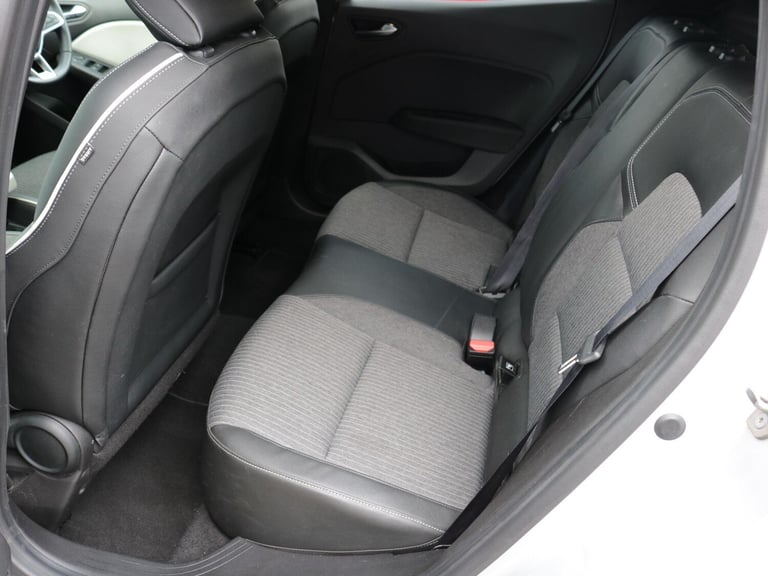 2023 Renault Clio 1.0 TCe Techno Hatchback 5dr Petrol Manual Euro 6 (s/s) (90 ps) HATCHBACK Petro...