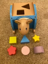 Beatrix Potter, Peter Rabbit, wooden toy Shape Sorter. Comes with 6 shapes.