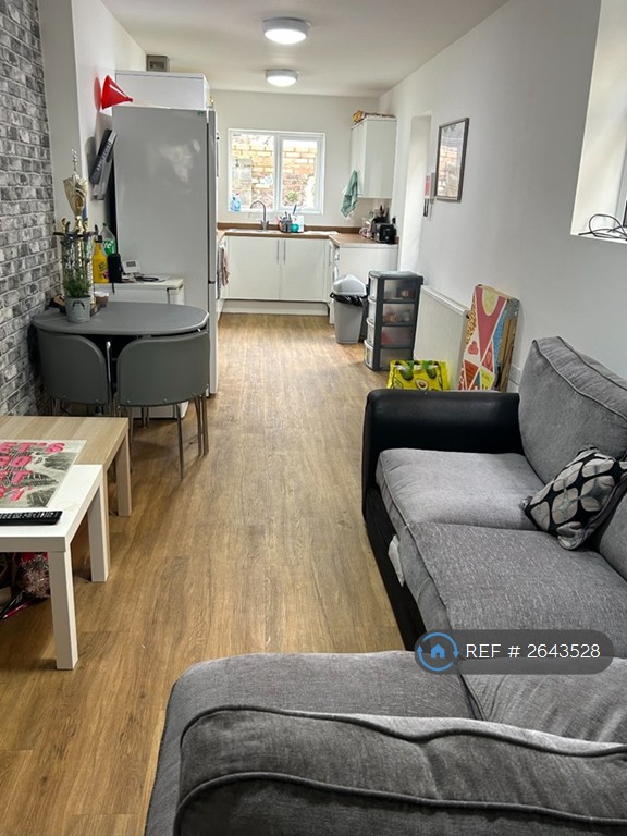 5 bedroom house in Newcome Road, Portsmouth, PO1 (5 bed) (#2643528)