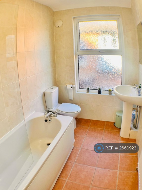 6 bedroom house in Lidderdale Road, Liverpool, L15 (6 bed) (#2660923)