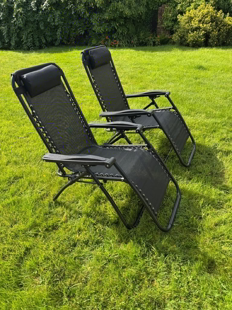 x2 Zero gravity folding sun loungers
