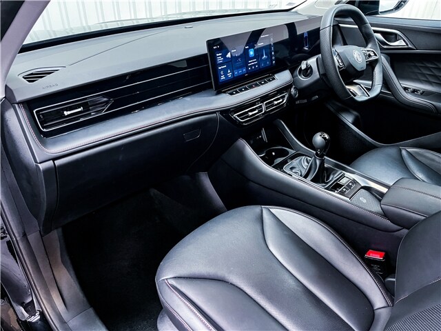 2025 MG MG HS 1.5 T-GDI Trophy 5dr Hatchback Petrol Manual