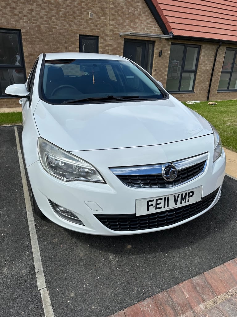 2011 Vauxhall Astra 1.7 Diesel 3 Months Mot Full Service Excellent Condition Car
