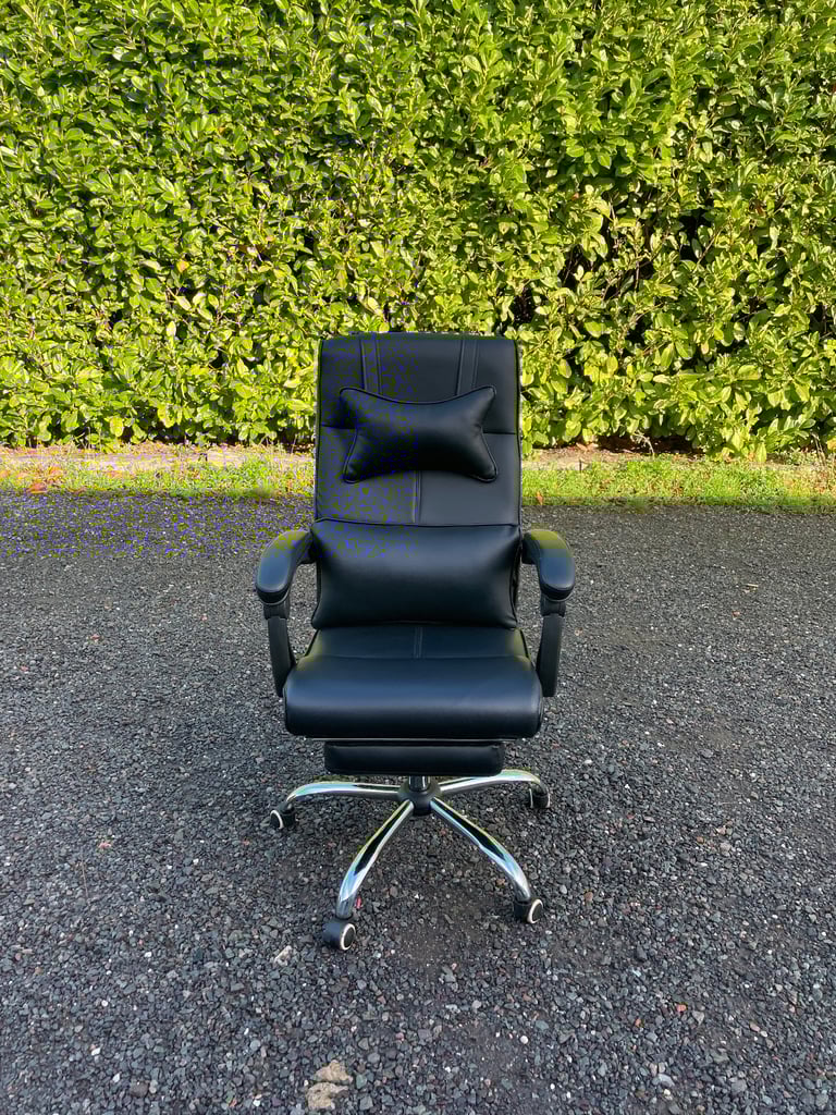 FREE DELIVERY 🥰🚚🥰 BLACK LEATHER OFFICE SPINNING CHAIR GREAT CONDITION 