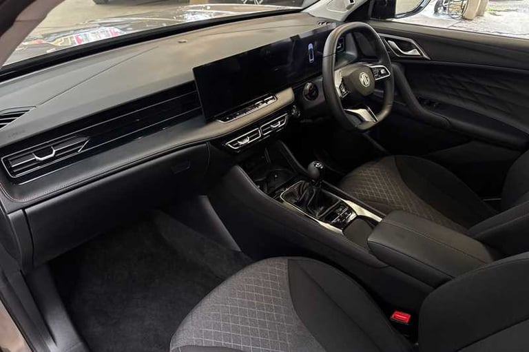 2024 MG MG HS 1.5 T-GDI SE 5dr ESTATE PETROL Manual