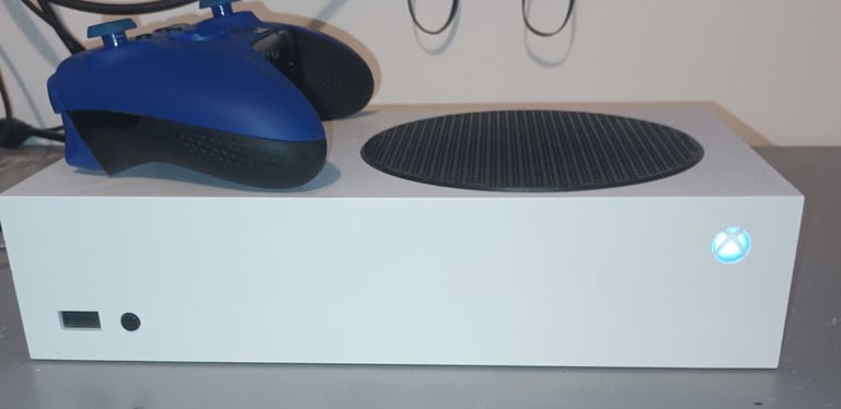 image for Xbox series s with Scuf controller
