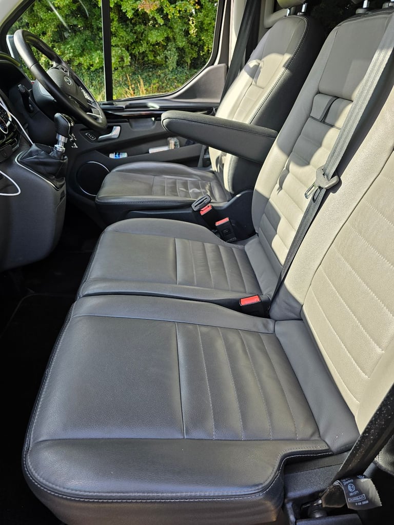 Ford, TOURNEO CUSTOM, MPV, 9 SEATS, 2023, Manual, 1996 (cc), 4 doors