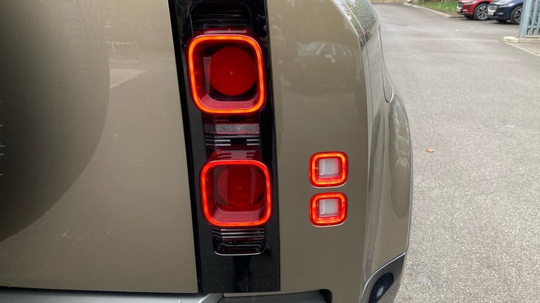 2024 Land Rover Defender 3.0 D250 X-Dynamic HSE 90 3dr Auto Diesel Estate Estate Diesel Automatic