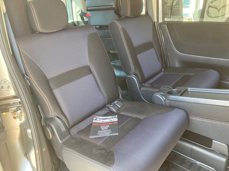 2010 Nissan Serena 2.0 PETROL AUTOMATIC 8 SEATER VERY LOW MILES ULEZ COMPLIANT