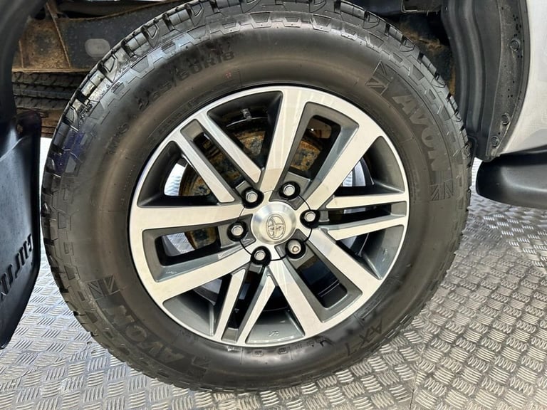 2020 Toyota Hilux 2.4 INVINCIBLE 4WD D-4D DCB 147 BHP DOUBLE CAB PICK-UP Diesel Manual