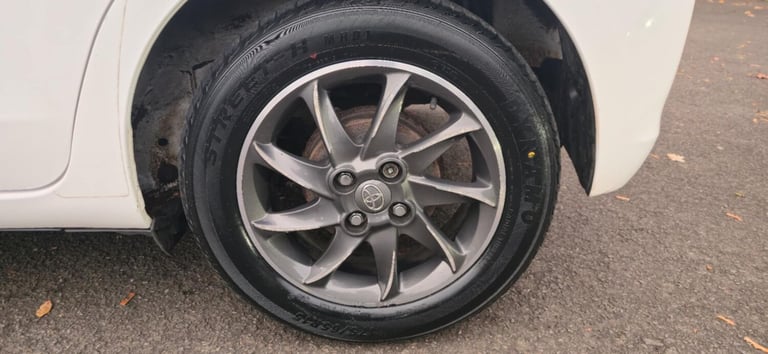 2013 Toyota Yaris 1.0 VVT-i Edition 5dr HATCHBACK Petrol Manual