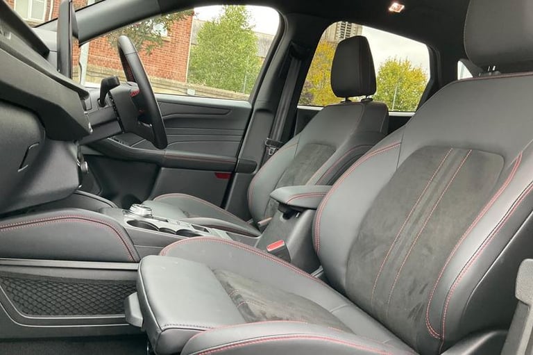 2025 Ford Kuga 2.5 PHEV ST-Line 5dr CVT**FRONT &amp; REAR CAMERA - WIRELESS PHONE CHARGER - PO Es...