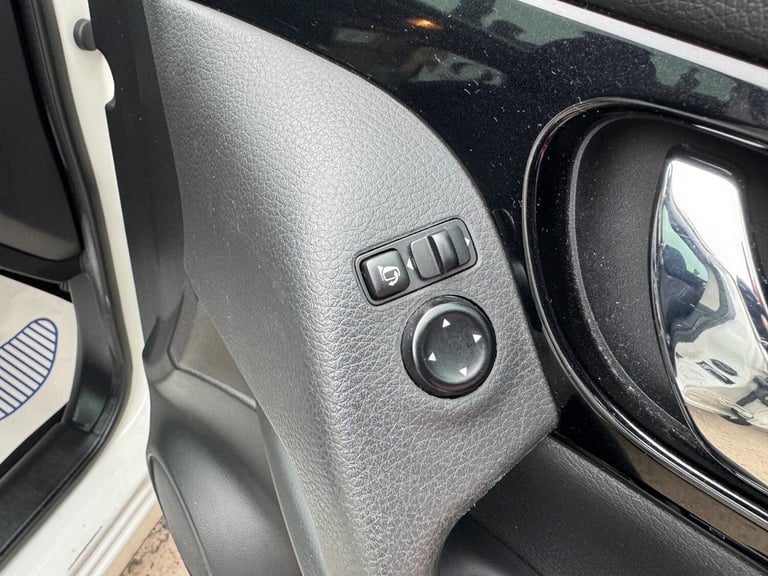 2017 Nissan Qashqai 1.2 DIG-T N-Connecta SUV 5dr Petrol XTRON 2WD Euro 6 (s/s)