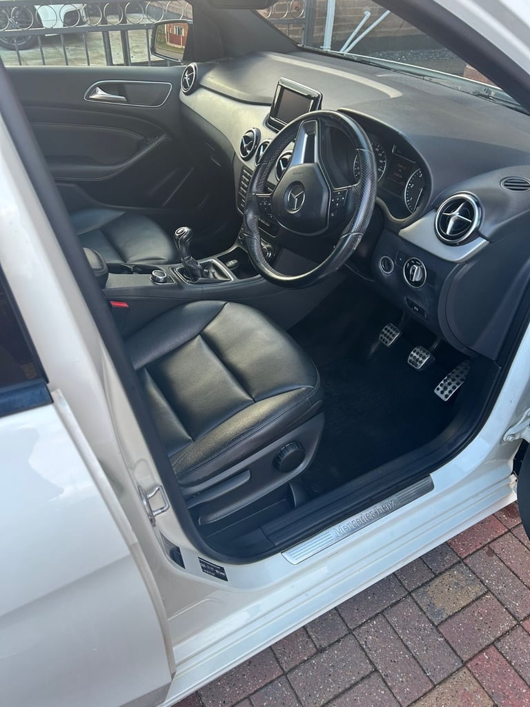 Mercedes-Benz, B CLASS, MPV, 2012, Manual, 1796 (cc), 5 doors