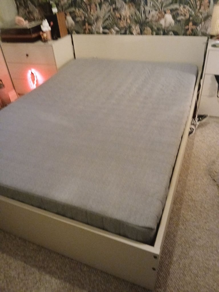 image for Free Double Bed inc Mattress 