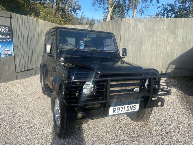  Land Rover Defender 90 2.5 TDi County Station Wagon 3dr Diesel Manual (111 bhp) Diesel Manual