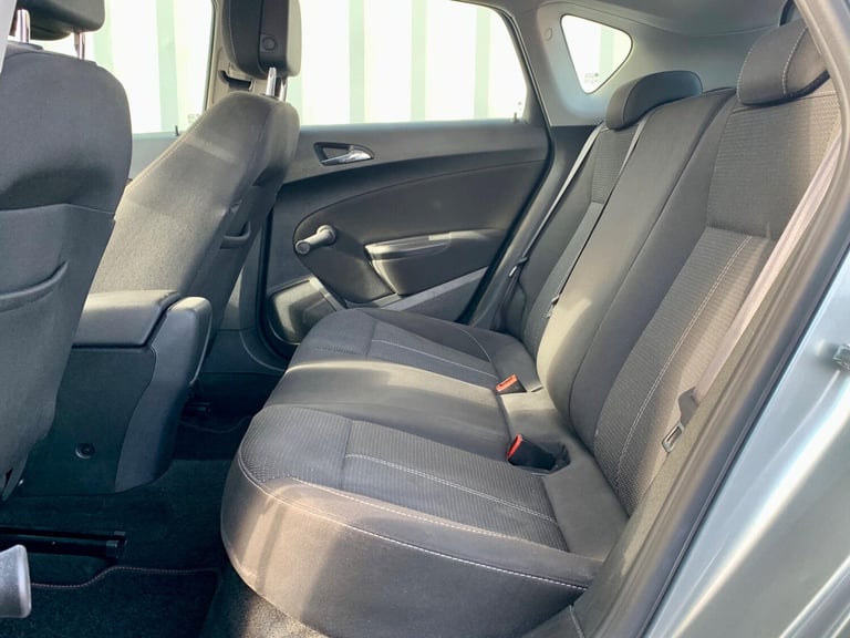 2016 Vauxhall Astra 1.6i SRi Euro 6 5dr HATCHBACK Petrol Manual