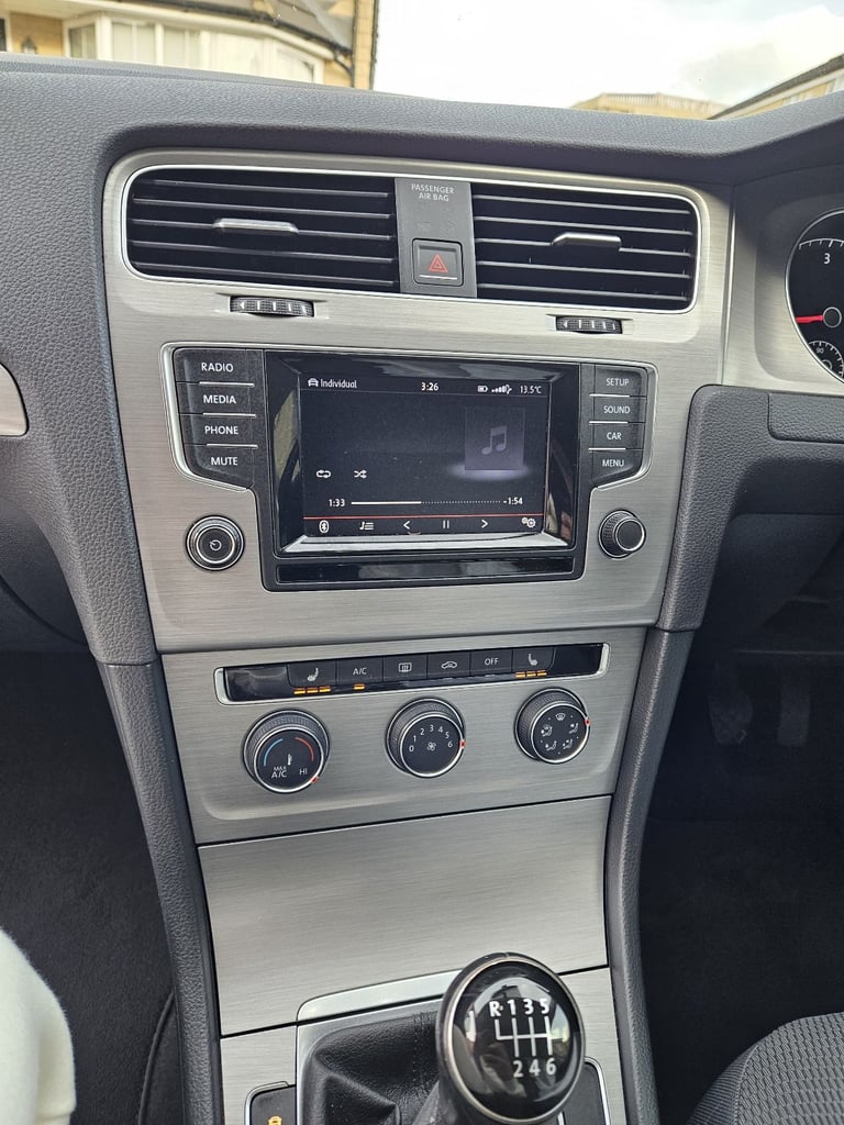 VW Gold tdi 2.0 Diesel BlueMotion Tech Match Hatchback Manual 2014.