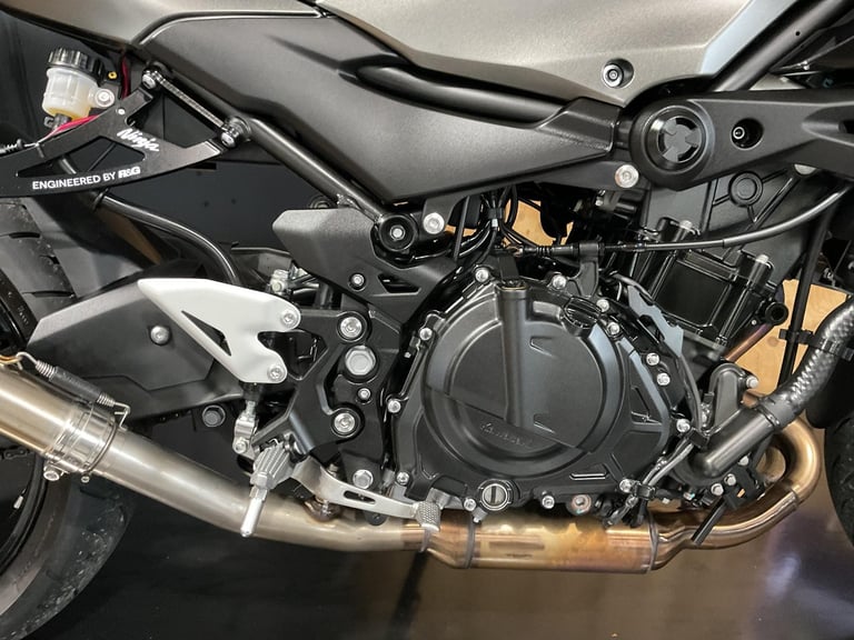 Kawasaki Z500 Performance 2025 just 1135 Miles and One Owner! FREE UK DELIVERY!